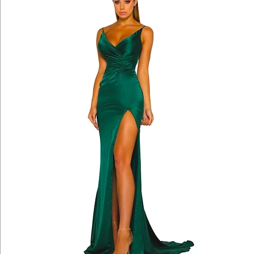 Portia and Scarlett Hugo Gown Size 8 Green